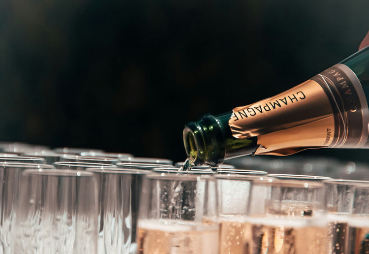 Tio flaskor prisvärd champagne rekommenderade av sommelierer