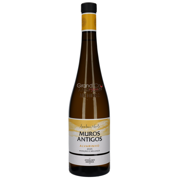 2025 Anselmo Mendes Muros Antigos Alvarinho - Bottle Hero